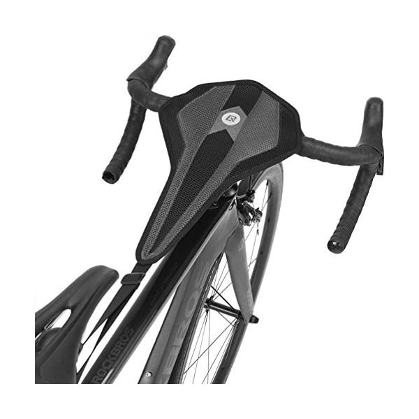 超吸汗 ROCKBROS汗防止カバーは超吸汗の生地を使用して、トレーニング中の滴る汗からフレームやハンドルの?びの発生を防止します。汗を効果的に吸い込み、自転車を保護します。 脚の動きを邪魔しない 室内自転車トレーニング用に向け設計されたの...