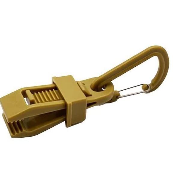 愛知県の町工場が本気で作った樹脂製のカラビナ付クリップ 材質は耐候性の高いポリカーボネート樹脂を使用したリサイクル蓄光PC 長く使っていただける商品なだけでは無く、環境に配慮したエシカル商品です 蓄光商品が好きな方 気に入っていただける商品...