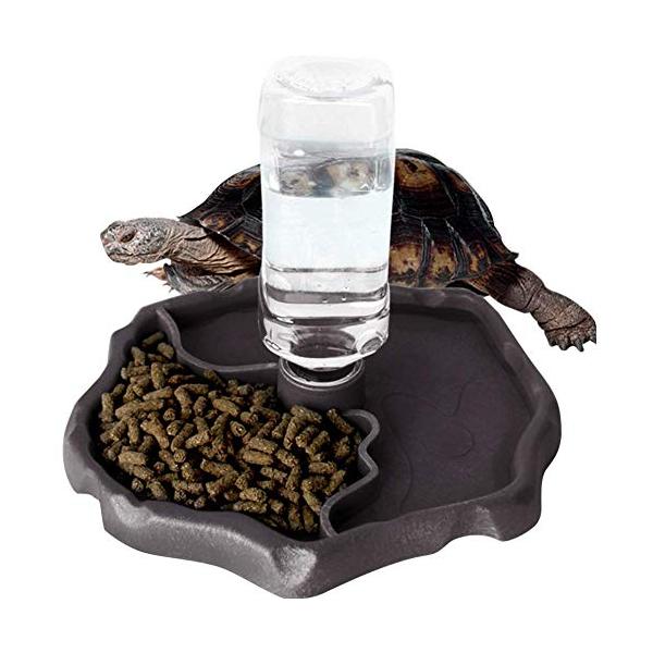 水・餌兼用：餌入れと水入れ兼用の便利な食器セット。給水ボトルは自動的に水を補充し、ペットに水を継続的に供給し、外出時にも心配しない。安全な素材：高品質のBPAプラスチック製、安全無毒、食品レベルの素材。洗いやすくて変形しない。適用：亀、トカ...