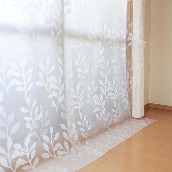 ■商品説明冷気や隙間風の進入を防ぐ！冷気ストップあったかカーテン！カーテンレールに付けるだけで、外からくる冷気を防ぎます。お部屋の温度低下を抑えるので暖房効率がアップします。明るい半透明タイプです。カーテンレールのランナーを利用して取り付け...