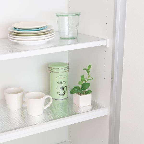 ■商品説明●害虫を寄せつけにくく、カビの繁殖を抑えます。●本品は、ピレスロイド様防虫剤と防カビ剤を下面の発泡ポリエチレンに配合したものです。●防虫剤の成分は、イヤなニオイのしないピレスロイド様防虫剤です。●シートのまわりの害虫を寄せつけにく...