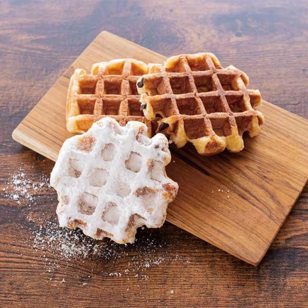 【商品について】ベルギーワッフル専門店 人気No.1のプレーン、ベルギー人シェフおすすめショコラフォンダン（ワッフルにチョコが入ってます）、定番人気バニラシュガー各1個をセットにしました。オーブントースターで2〜3分焼くと更に美味しいです。...