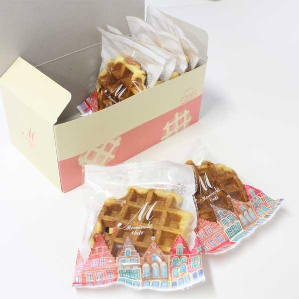 【商品について】ベルギーワッフルリエージュ プレーン6個をギフトBOXつきでご用意しました。オーブントースターで2〜3分焼くと更に美味しいです。（電子レンジでは温めないでください）