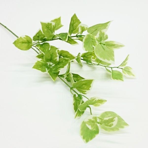 ホヤのリーフスプレー（造花・造葉）。フレッシュなカラーで花と合わせやすいと好評です。茎（軸）の作りもしっかりしています。葉長：約4〜10cm全長：約54cm人工観葉　フェイクグリーン