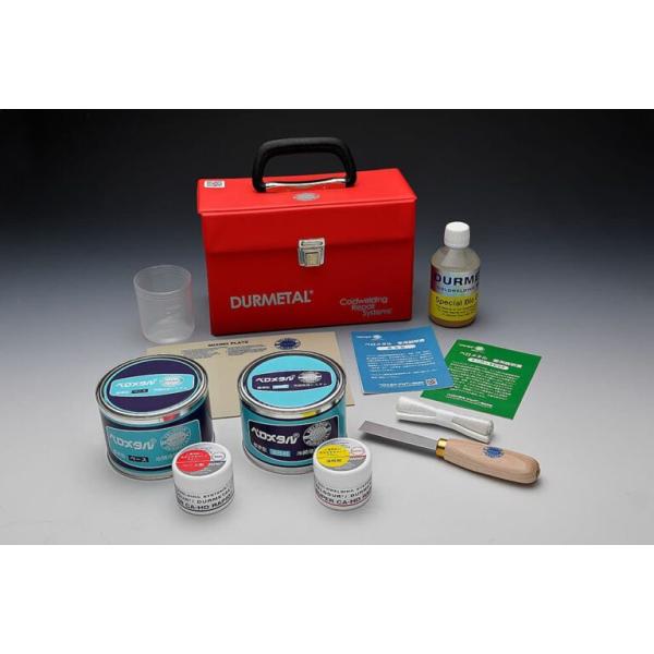 ベロメタル カバン入りキット1.0kg【セット内容】標準型1.0ｋｇ（ベース剤+活性剤）スーパーラピッド125ｇ（ベース剤+活性剤）クリーナー250ｍｌ補強テープ１ｍ巻混合板１枚混合用ヘラ１本コップ１個バッグ入り