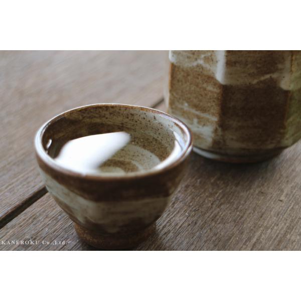 「品番」021719「品名」八角刷毛目唐津盃「サイズ」　6×4.7（cm）　※商品ごとに多少サイズ誤差あります「重さ」　約60ｇ　※商品ごとで多少誤差あります。「容量」　約「生産地」　日本製　美濃焼「カラー」　ブラウン系　※お使いのモニター...