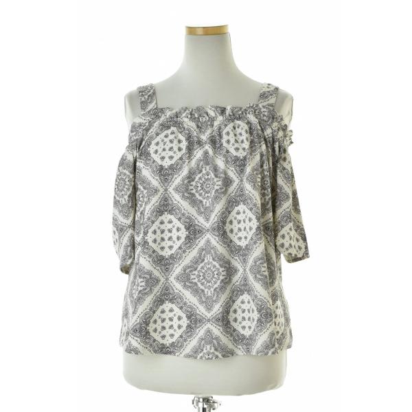 INGNI / イング 181-152551 ペイズリー柄オフショルダー 半袖カットソー