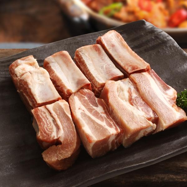 名称 骨付き豚カルビカット食品類型 豚肉重量 約1kg賞味期限 別途記載保存方法 -18℃以下で冷凍保存・解凍後は10℃以下で冷蔵保存原産国名 メキシコ産(仕入れ状況により変更有)製造者 (株)世亜企画　埼玉県戸田市笹目8-11-14用途 ...