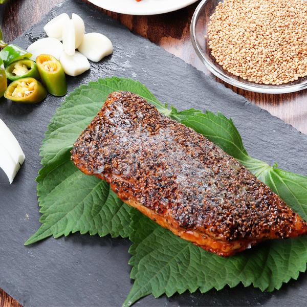 商品名 合鴨パストラミ原材料 合鴨肉、ブトウ糖、黒胡椒、食塩、大豆蛋白、白胡椒/ポリリン酸ナトリウム、調味料（アミノ酸）、発色剤（亜硝酸ナトリウム）、（一部に大豆を含む）内容量 200g原産国 中国賞味期限 パッケージに記載保存方法 冷凍（...