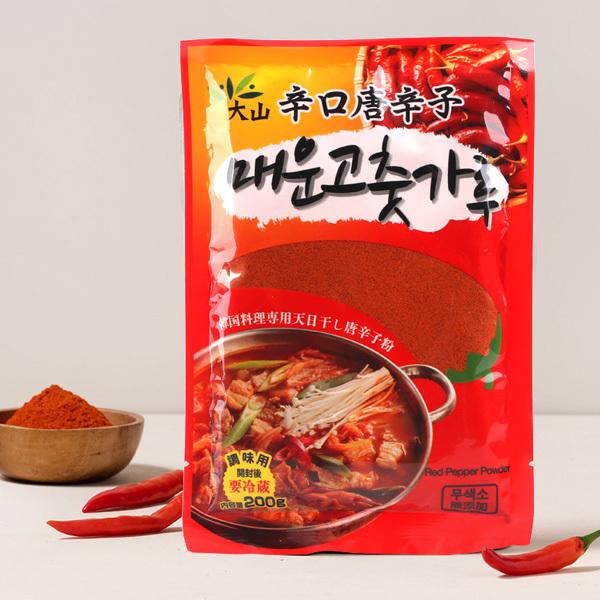 名称 [大山] 辛口唐辛子粉 調味用(粉挽き・200g)原材料名 唐辛子粉は中国産内容量 200g賞味期限 別途記載保存方法 高温多湿を避け、直射日光の当たらない涼しい場所で保管してください。原産国名 日本国内加工特徴 激辛になります。 粉...