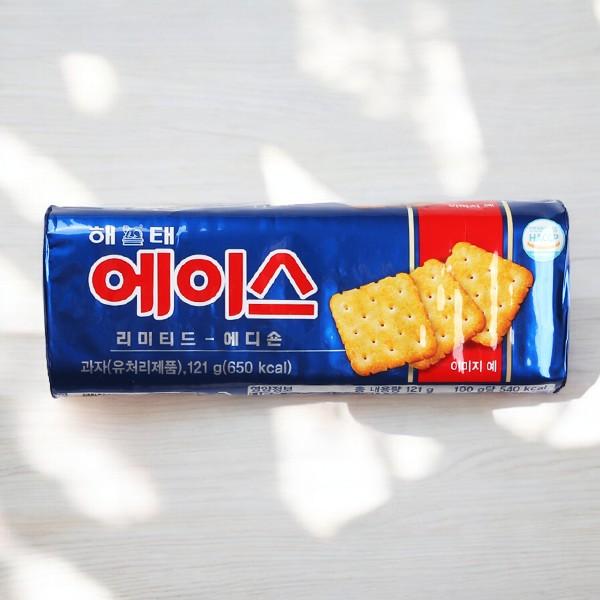 名称 クラッカー原材料名 小麦粉、ショートニング(大豆油、綿実油-遺伝子組換え原料を含まない)、砂糖、ブドウ糖、粉乳、粉末乳クリーム、精製塩、ビタミンB1、ビタミンB2、トコフェロール、炭酸ナトリウム内容量 121g賞味期限 別途記載保存方...