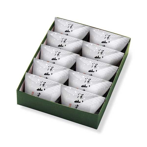 柚子の香りが広がる北海道産小豆のこし餡をやわらかな道明寺羹で包み込みました。贈り物・ギフトにどうぞ。※予告なくパッケージの仕様変更をさせていただく場合がございます。・賞味期限製造日より30日・アレルギー-