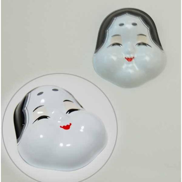 【サイズ：高さ約6.3cm, 幅約5.7cm, 厚さ1.8cm】 【素材：プラ製】注：紐や糸は付いておりません。立体型のおかめ面です。 お正月飾り用に柳などの枝に吊り下げたり、熊手・お飾りなどにお使いください。●ご注意：ネコポスでお届け希望...