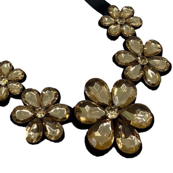 素材 ■ラインストーン  商品について■リボンで結ぶ様になっておりますので長さを自由に変える事が出来ます。  在庫について ■本店でも販売しております。■在庫数は確認しておりますが売り切れてしまう場合もございます。■その際は改めてご連絡いた...