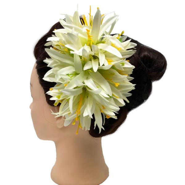 素材 ■造花（化繊）  サイズ ■横幅　約18cm  商品について ■入荷時期で色が変わったりもします。御了承下さい。■花の部分を引っ張りますとクリップから抜けてしまう事がございますので付け外しの際は本体部分をしっかりお持ちください。