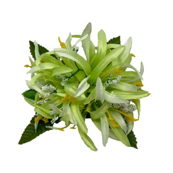 素材 ■造花（化繊）  サイズ ■約W12cm x H10cm  商品について ■入荷時期で色が変わったりもします。御了承下さい。■花の部分を引っ張りますとクリップから抜けてしまう事がございますので付け外しの際は本体部分をしっかりお持ちください。