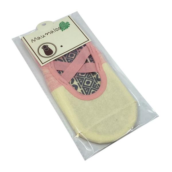 素材 ■綿80％ ナイロン20％  サイズ ■23cm〜25cm  商品について ■滑り止めの付いたレッスンソックス。バレエシューズのようなデザインのソックスで、クロスしたゴムがしっかりと足にフィットします。色展開も豊富で、パウやフラTシャ...