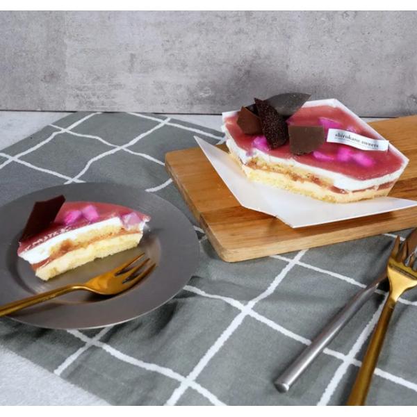 美味しい季節のフルーツと、原材料のこだわりがコンセプトのスイーツ専門店「shirokane sweets TOKYO」が作るスイーツボックス　白金ティラミス（桃）。最高品質のマスカルポーネチーズをたっぷり使ったとろけるティラミス。昼下がりの...