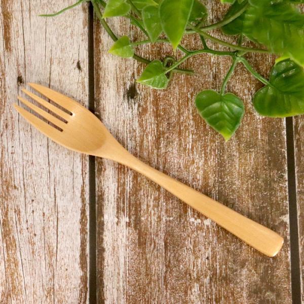 木製カトラリーは熱を伝えにくく唇に優しい！普段の食卓でも使いやすい大きさです。パスタなどに。サイズ(約):18.5cm材質：木製 ウレタン塗装【外国製】【食洗機不可・電子レンジ不可】※当店の商品は、実物と写真で質感が異なる場合がございます。...