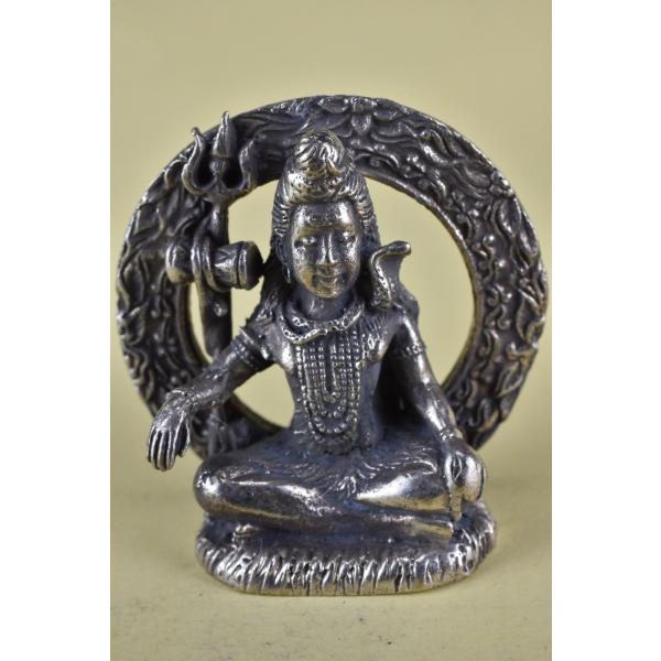 ヒンドゥー教の創造と破壊、再生の神様、シヴァのメタル像ですインド・ネパールでは絶大な人気を誇る神様です日本では大自在天として信仰されています妻はパールパティー、息子はガネーシャ、スカンダ(韋駄天)、クベラ(金毘羅)普段閉じられている、額にあ...