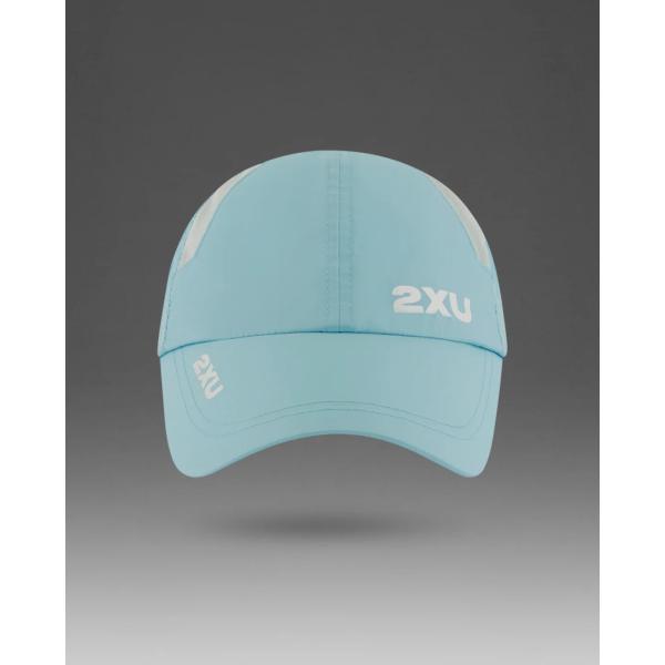 頭を熱から保護するように設計された軽量2XUランキャップです。通気性の良い素材で、ランニング中も頭部を涼しく保ちます。ワンサイズ（後部のストラップでサイズ調節可能）掲載商品は実店舗や弊社別ネット通販店で在庫を共有しておりますため、万一お取り...