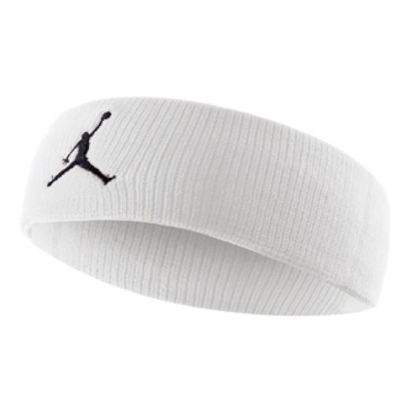 DRI-FIT素材がさらりと快適な状態をキープ。●ジョーダンジャンプマンヘッドバンド●メーカー名：JORDAN●メーカー希望小売価格：￥1,600+税●メーカー品番：JD2018●カラー：(101)ホワイト/ブラック●フリーサイズ(長さ17...