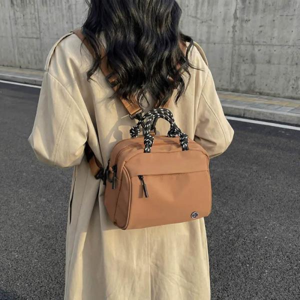 マルチウェイバッグ リュック ショルダー ボディバッグ 手提げ 4WAY 男女兼用 軽量ナイロン 防水加工 ボディバッグ 無地 大容量 4ポケット 通勤 通学 旅行