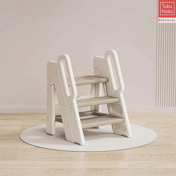 【安心な素材と構造】この子供用折りたたみステップスツールは、耐久性のある安全素材 HDPE で作られており、しっかりとした質感があります。滑り止めの足と頑丈な構造により、小さなお子様でも安心して使用できます。【子供を守るデザイン】滑らかな手...