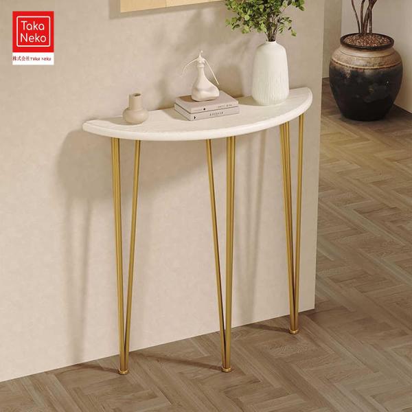 【装飾ディスプレイ機能】: このモダンなコンソールテーブルは、金属製の脚と半円形の無垢材のテーブルトップが特徴で、シンプルで魅力的な外観を作り出します。精巧でコンパクトなデザインが空間に活気を与えます。装飾品を飾るスペースを設ける【無垢材の...