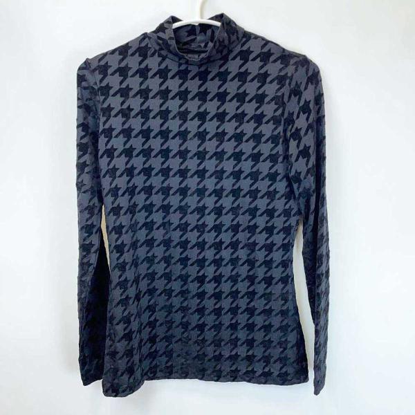 [ブランド] Sena[タイプ] ハイネック ストレッチ ロングスリーブ[表記サイズ] 34[対象] レディース[型番] 228200[カラー] ブラック[身幅] 約43cm[着丈] 約63cm[状態] ある程度使用感があり、首元のヨレがみ...