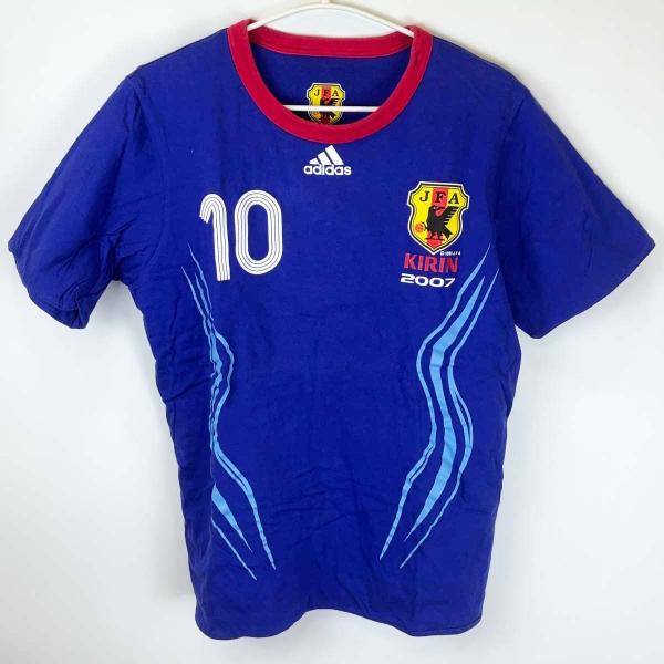 [ブランド] アディダス[タイプ] 2007年 サッカー日本代表 10番 リバーシブル KIRIN Tシャツ[身幅] 約54cm[着丈] 約65.5cm[状態] 使用感があり、汚れがみられます。