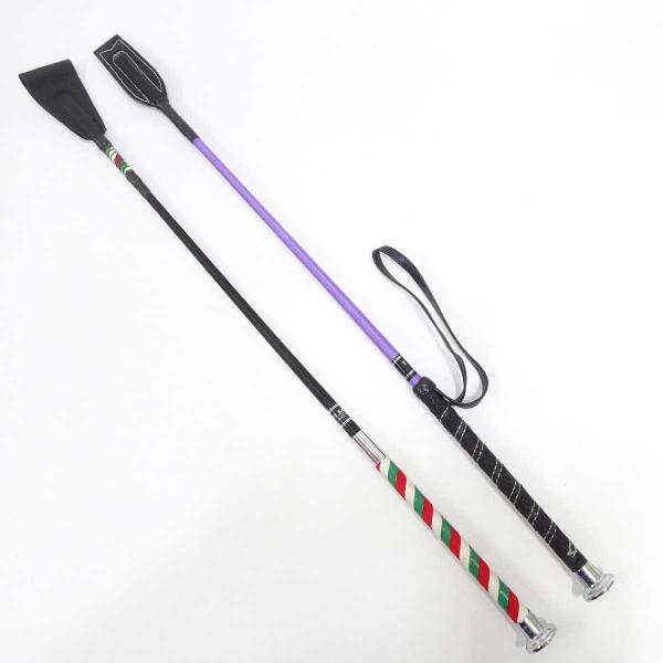 [タイプ] 乗馬 馬術 短鞭 ムチ[サイズ] 長さ約63cm[状態] グリップ(黒)の素材が劣化し、少し剥がれ落ちる状態です。