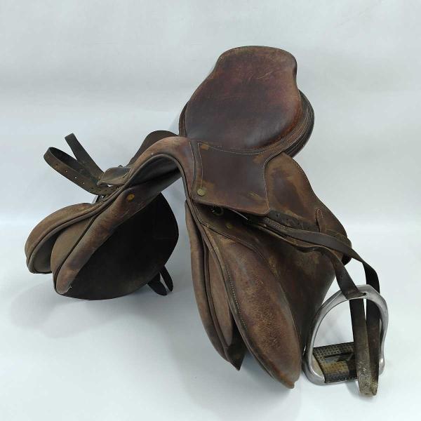 中古】ブルーノデルグランジュ 鞍 17.5インチ EQUI WING 鐙 乗馬 中古】ブルーノデルグランジュ 鞍 17.5インチ EQUI WING 鐙 乗馬