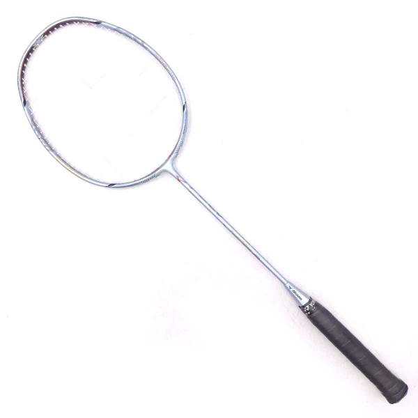 [ブランド] ミズノ[タイプ] ALTIUS 01 FEEL バドミントンラケット アルティウス 01 フィール[表記サイズ] 3UG5[ガット] BG65 TITANIUM[ガットのテンション] 22[元グリップ]なし[状態] ひび割れな...