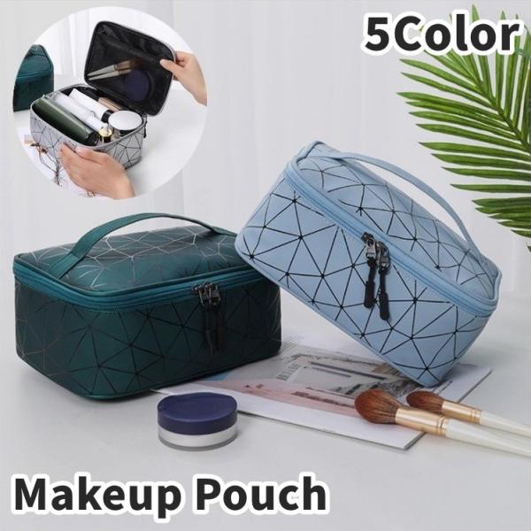 トライアングル柄が上品なデザイン♪持ち手付きで便利な化粧ポーチです。普段使いから、旅行・出張など色んなシーンで大活躍◎【サイズについて】画像をご参照ください。【素材について】PU、ナイロン【カラーについて】生産ロットにより柄の出方や色の濃淡...