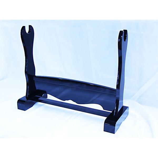 日本刀 木製黒塗台1本掛 刀掛台 掛け台 刀台模造刀などを展示するのに適した刀台です。分解できるので持ち運びや収納に便利ですね！木製なので高級感もあり、頑丈です刀剣類の鑑賞用の刀掛台 美術刀剣や居合刀など、 本格的な鑑賞に堪える刀掛台なので...