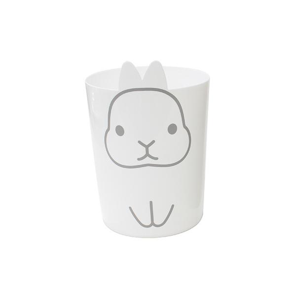 卓上ゴミ箱です。ウサギの耳が飛び出したデザインです。デスクや洗面台など省スペースでゴミ箱を置けます。※色の指定はできません●サイズ(約)・直径140×高さ202mm●容量(約)・2.15L●耐熱70度●材質・ポリプロピレン●用途・ゴミ箱 掃...