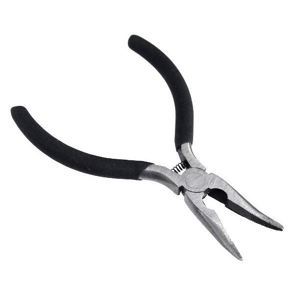 ラジオペンチです。狭いところや細かい作業に適した先曲のラジオペンチです。模型の組み立てや銅線など線材の曲げ加工に活躍します。※ピアノ線など硬いものを切断しないでください●サイズ(約)・85×125mm●材質・本体:スチール ハンドル:塩化ビ...
