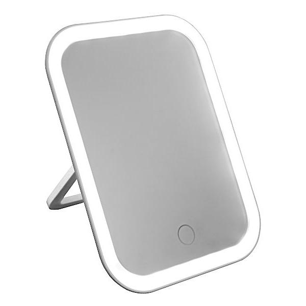 メイクミラーです。無段階に調光できるLEDライト付きのメイクミラーです。角度を二段階に調節できます。別売りの単4乾電池4本必要です。※電池は付属しておりません※パッケージの表示価格は店頭販売価格の為、当店販売価格とは異なります●サイズ(約)...