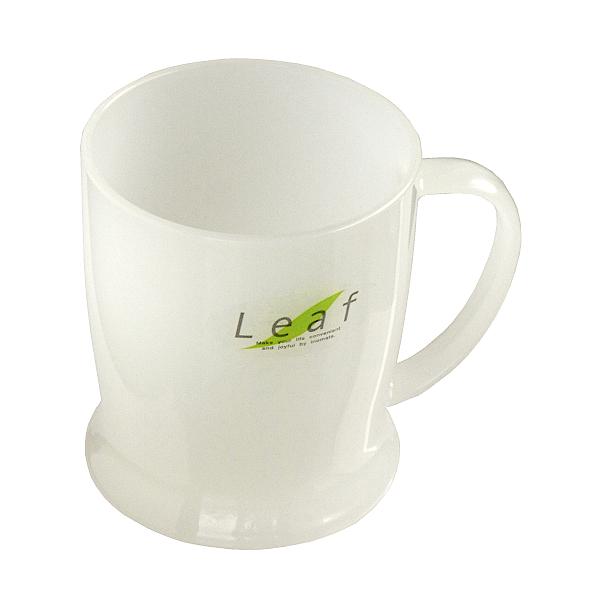 〇持ち手付きのコップです。シンプルなデザインのコップです。同じコップ同士を積み重ねることができます。うがいや歯みがきの際にお使いください。●サイズ（約）・７３×９６×高さ８５ｍｍ（持ち手含む）●容量（約）・２５０ｍｌ●色・ナチュラル●耐熱１...