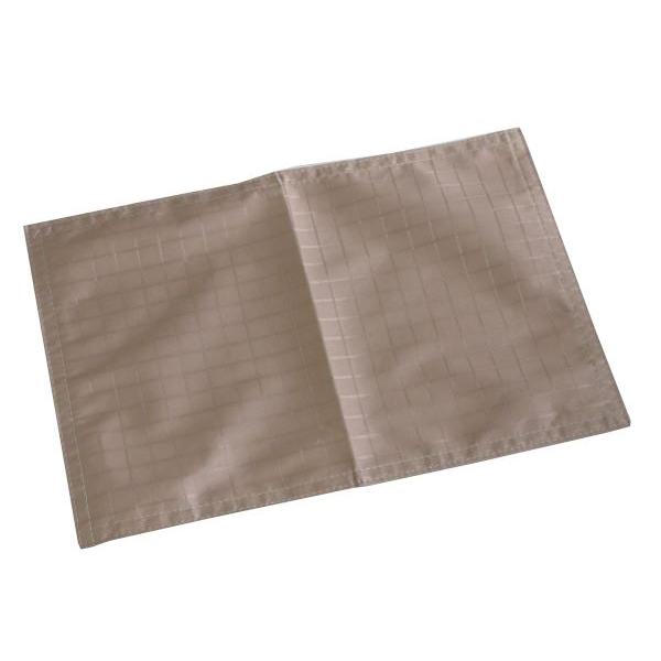 ランチョンマットです。格子柄のランチョンマットです。いつもの食卓がワンランクアップします。※縫製品の為サイズの異なりや糸のほつれ等がございます※漂白剤・タンブラー乾燥機 非対応※色の指定はできません●サイズ(約)・300×450mm●材質・...