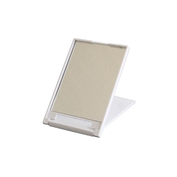 〇折りたたみミラーです。フタを折り曲げればスタンドタイプに変形します。カバンやポーチにも携帯しやすい薄型です。お化粧直しや身だしなみを整えるのに便利です。※色の指定はできません●サイズ（約）・５５×８５×厚さ５ｍｍ●材質・ＡＢＳ樹脂　鏡●用...