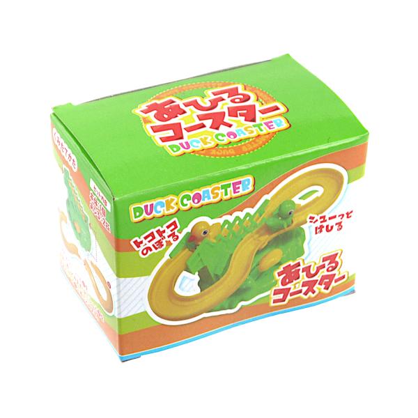 〇あひるのコースターのおもちゃです。レールの上をあひるがシューと走ります。レバーを動かせば、あひるが階段を上ります。電池不要で何度でもくり返して遊べます。※色の指定はできません●サイズ（約）・本体：７×１５．３×高さ７．６ｃｍ（組み立て時）...