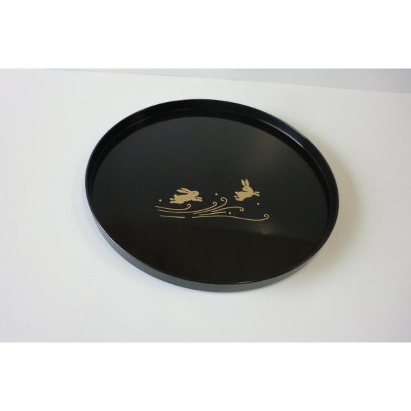 ○来客用にもお使いいただけるお盆です。※煮沸、電子レンジ、オーブン、食洗洗浄機　非対応です。※塗り斑や塗料が玉になっている場合がございます。●外寸サイズ（約）・直径２４０×高さ１７ｍｍ●耐熱８０度／耐冷−２０度●原料樹脂・ＡＢＳ樹脂●用途・...