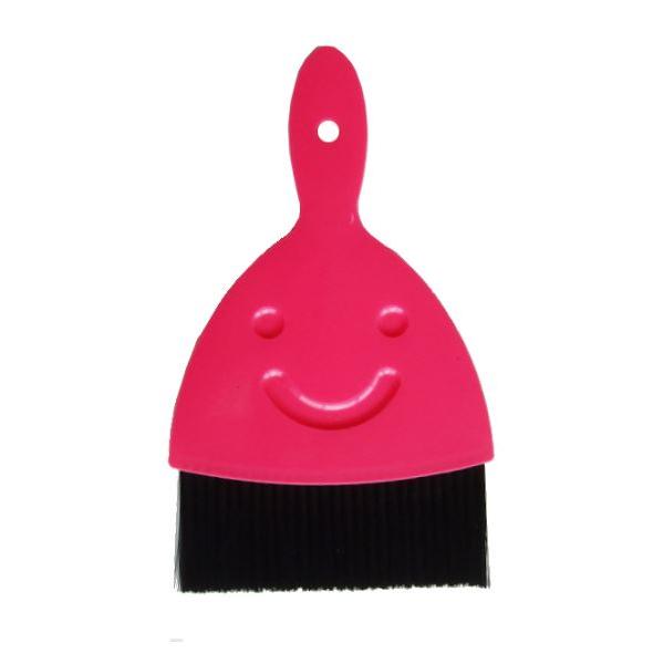 ほうきです。ニコっと笑う顔がついたカラフルなほうきです。大きめブラシで掃きやすいです。別売りの「HPちりとり カラフル 30.5cm」(JAN:4982790401228)と合わせてお使いいただけます。※色の指定はできません●サイズ(約)・...