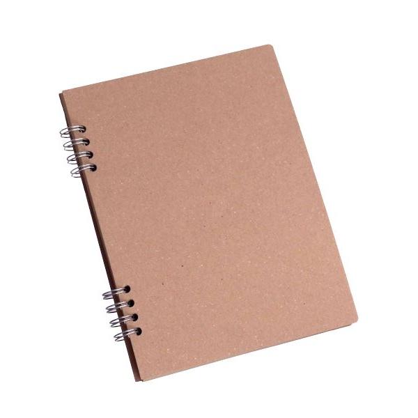 スクラップブック、40枚です。フラットに開くダブルリングのスクラップブックです。新聞・雑誌の切り抜きや思い出の写真を自由に残せます。●サイズ(約)・182×128mm(リング含まず)●材質・表紙、中紙、裏表紙:クラフト紙 リング:スチール●...