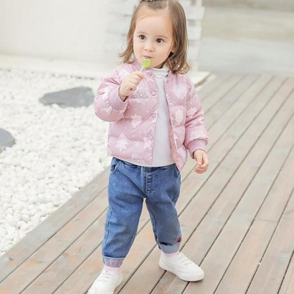 ■ 品名：ベビーダウンコート■ 素材：ポリエステル ■ 充填物：ダウン■ カラー：ピンク■ サイズ：80-130■ 季節：秋/冬検索ワード：ベビー ロンパース 子どもダウンコート カバーオール ジャンプスーツ フード付き 防寒アウター ダウ...