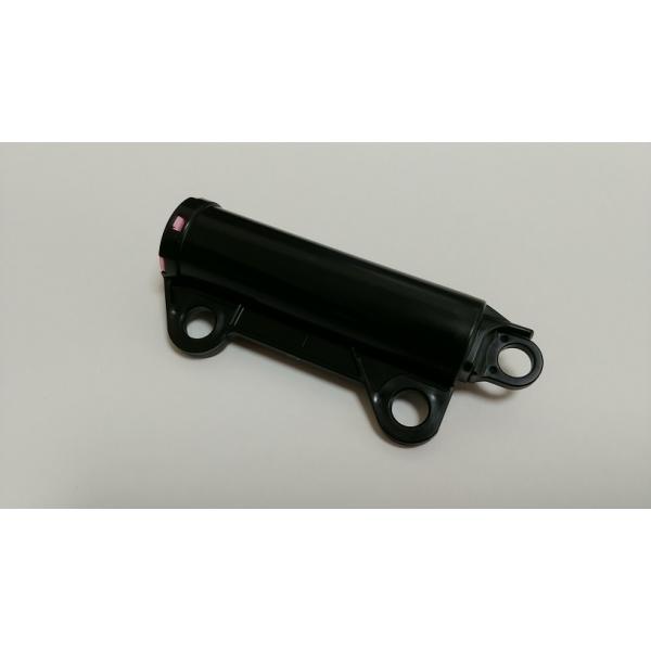 ムーヴ・ムーヴカスタムのグローブボックス装着のダンパー(ストッパー)です。非装着車両に装着することでグローブボックスの粗雑な開閉からスムーズで高級感のある動作に変わります。ムーヴ・ムーヴカスタム(LA150S/LA160S)の全グレードに装...