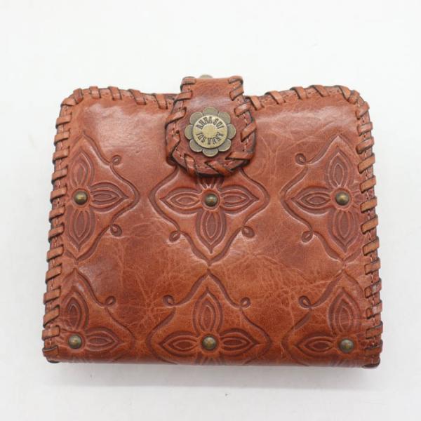 ANNA SUI アナスイ 二つ折り財布レザー花柄型押しスタッズブラウン ANNA SUI（アナスイ） 二つ折り財布 花柄型押し レザー スタッズ 小銭