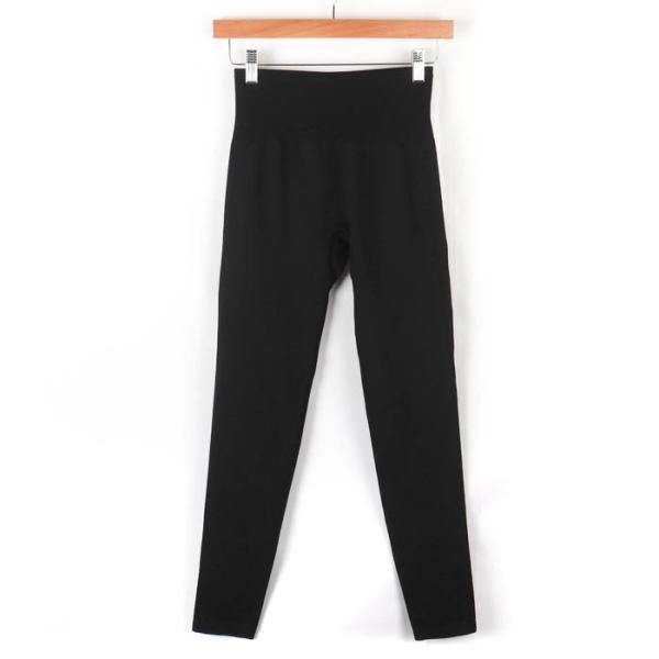 UNIQLO - 新品購入　ユニクロ　100 鉄板レギンス　9部丈　黒 UNIQLO（ユニクロ）の「エアリズムシームレスレギンス（レギンス